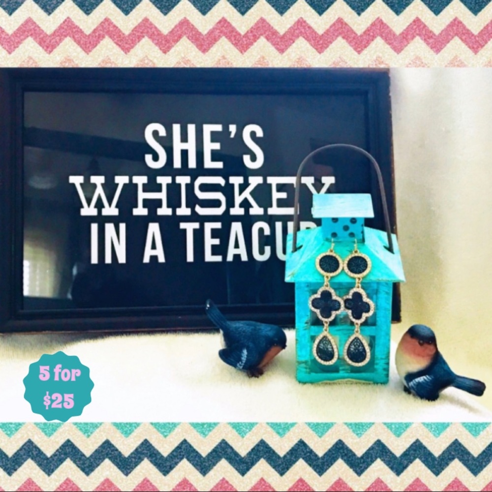 5/$25 Black glitter & gold filigree drop earrings.